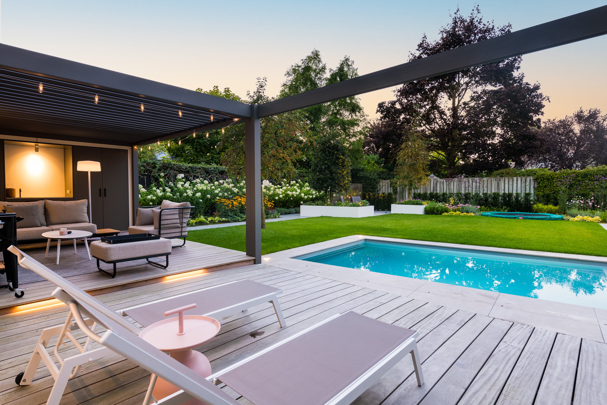 Nuenhem projecten mediterraanse tuin Nuenen ligbed